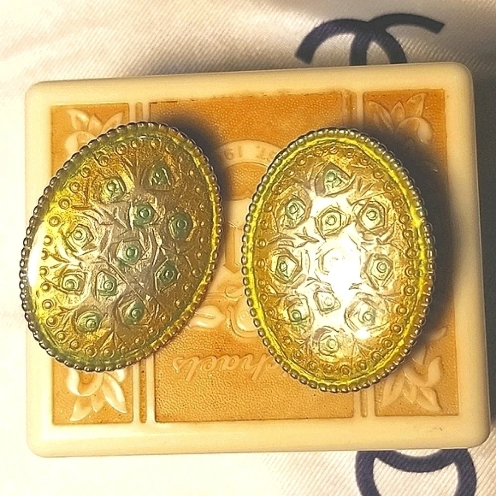 Ellen Designd Couture Signed Clip Earrings